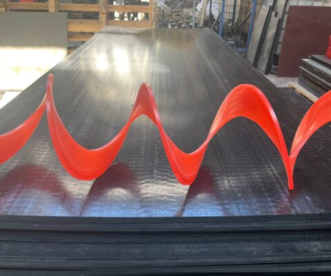 Навіщо ставити захисну спіраль на шнек?